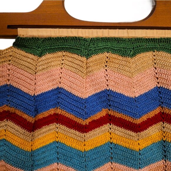 Vintage Boho Hand Crocheted Tote Purse Bag With Wood Handles 12"x12" Excellent - Picture 4 of 5